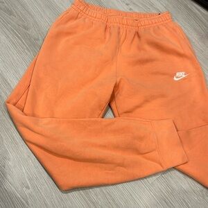 Woman’s nike sweat pants